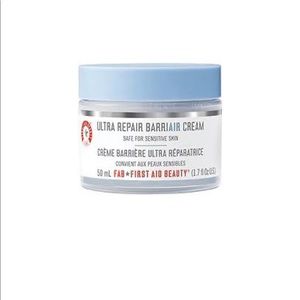 First Aid Beauty Ultra Repair Barriair Cream